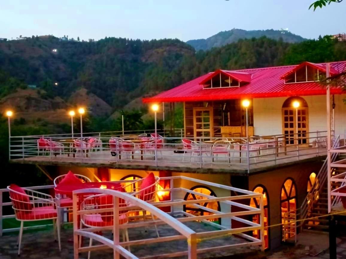 Aamod At Shoghi Luxury Cottage Resort Шимла Екстериор снимка